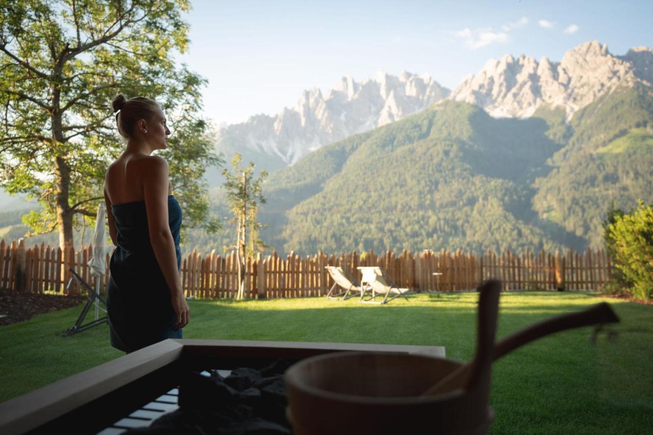 Hotel Schopfenhof San Candido Bagian luar foto