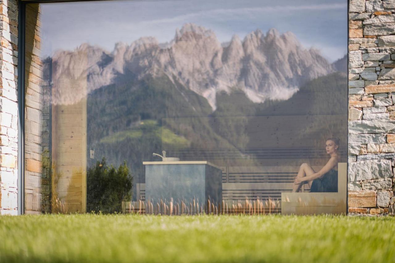 Hotel Schopfenhof San Candido Bagian luar foto