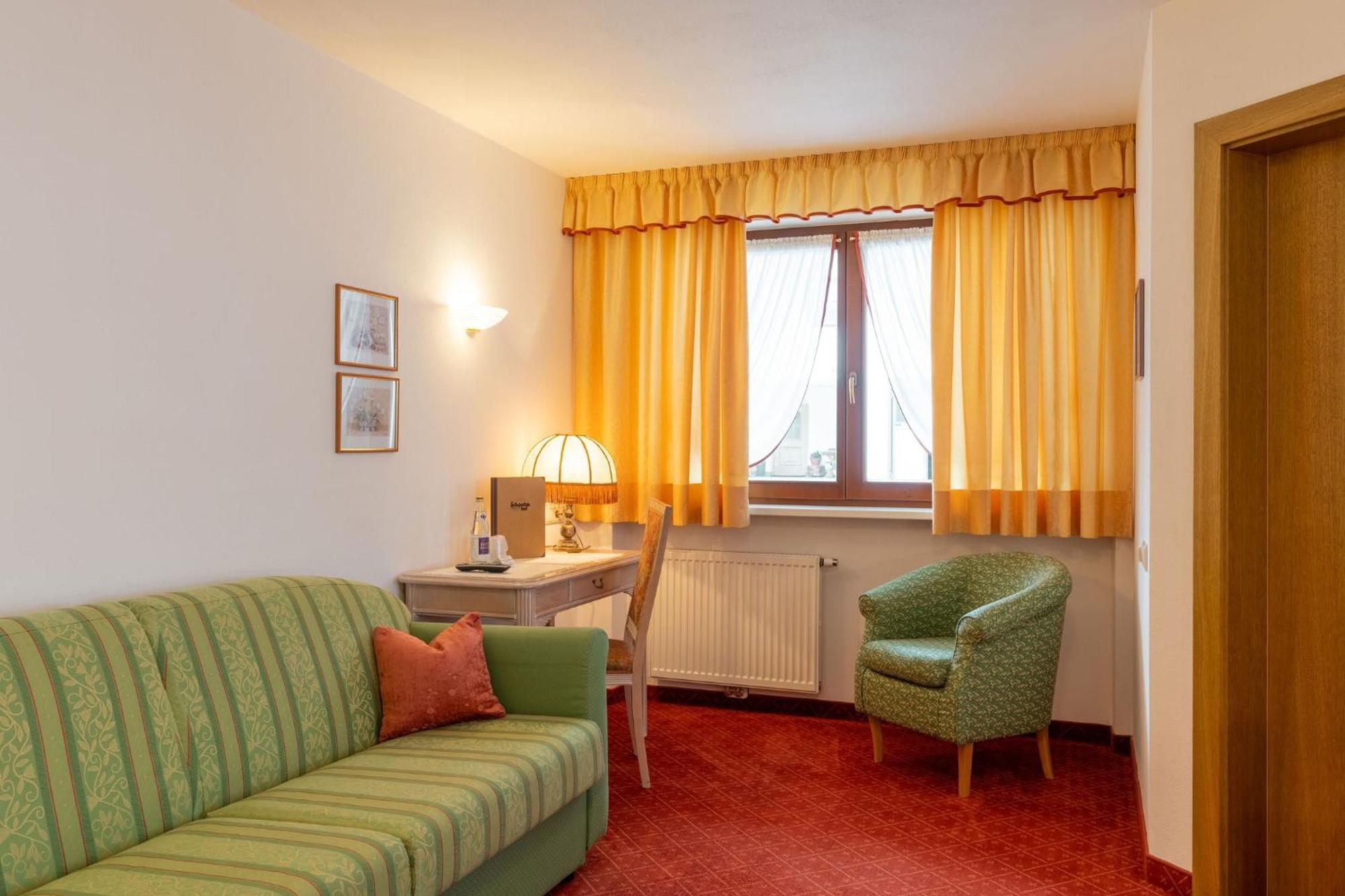 Hotel Schopfenhof San Candido Bagian luar foto