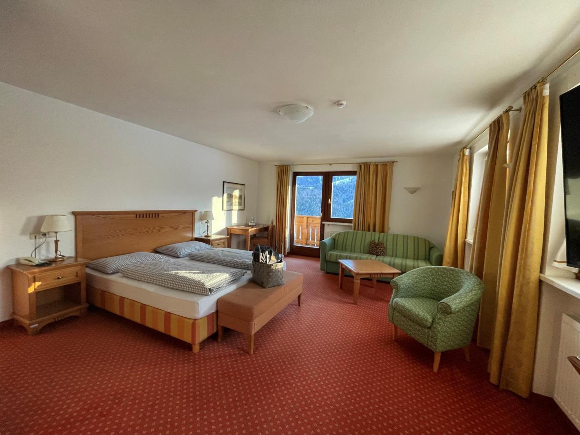 Hotel Schopfenhof San Candido Bagian luar foto