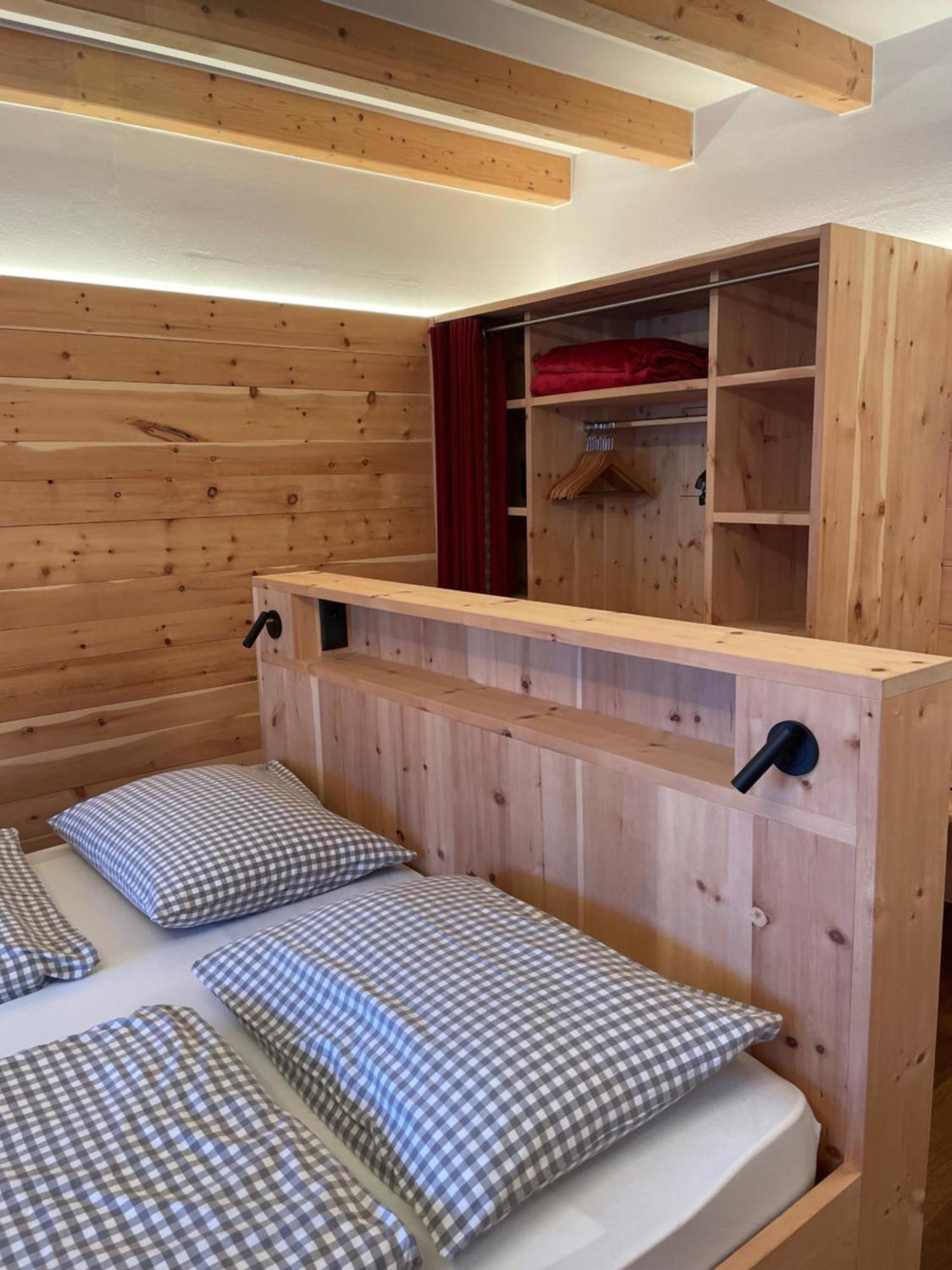 Hotel Schopfenhof San Candido Bagian luar foto