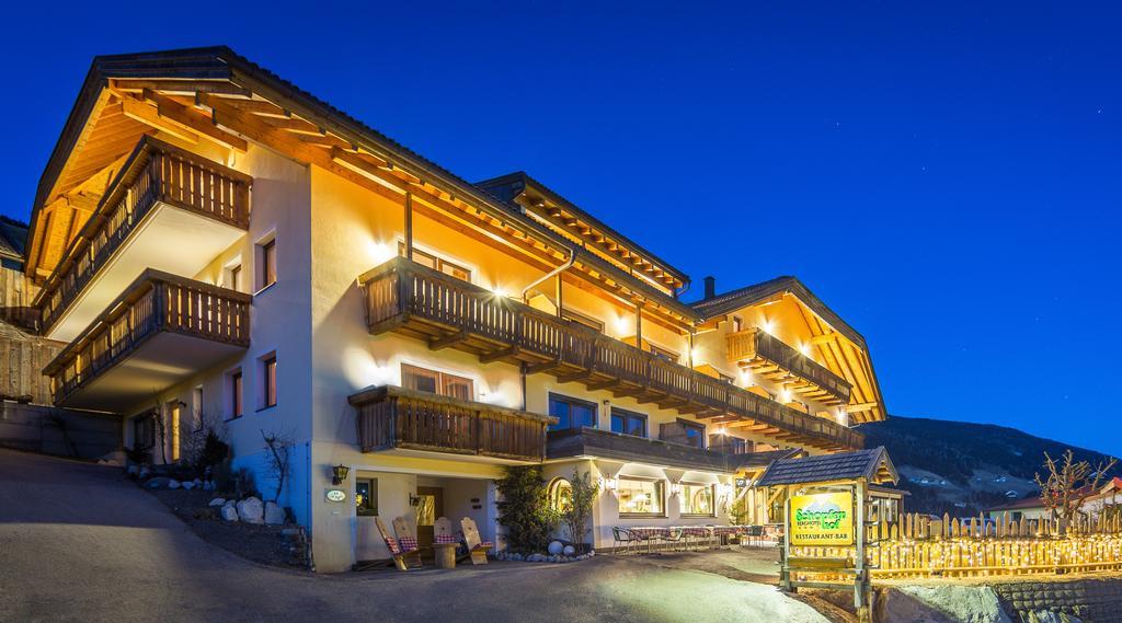 Hotel Schopfenhof San Candido Bagian luar foto